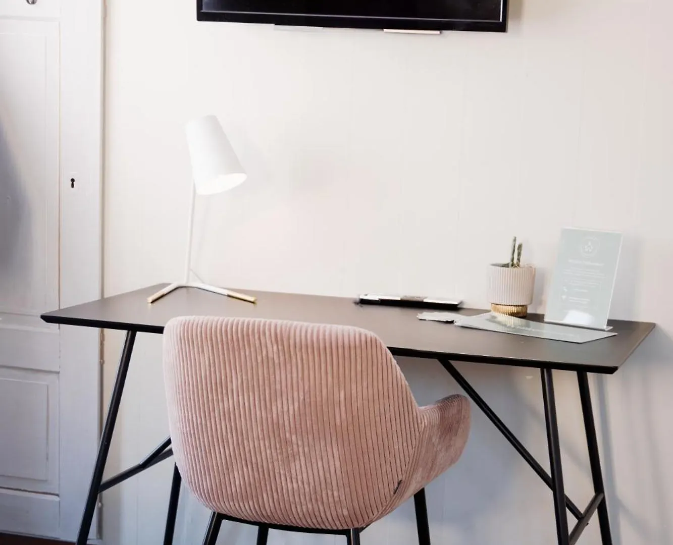 Appartement Pension Adele - Ruhig, Direkt Am Elberadweg & Badesee Mit Balkon Dresde
